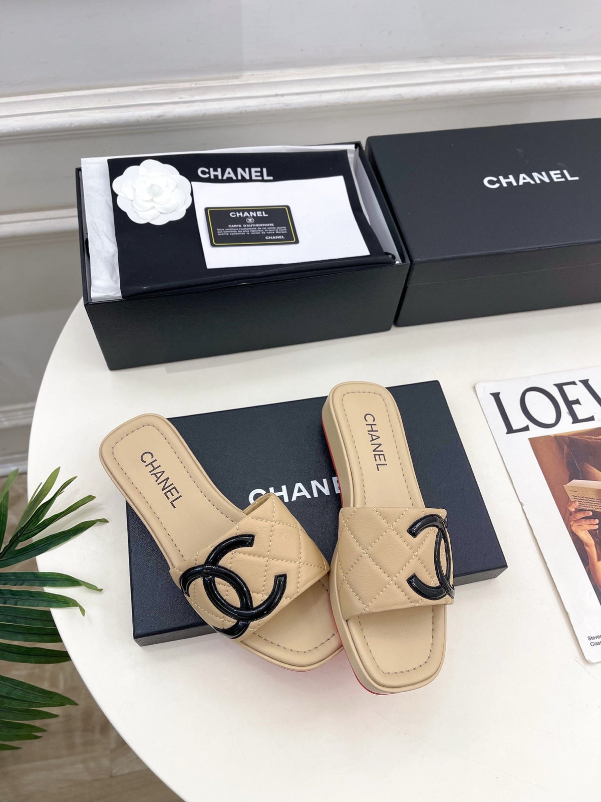 26S FLAT SLIDES IN BEIGE LAMBSKIN WITH BLACK CC LOGO mysite