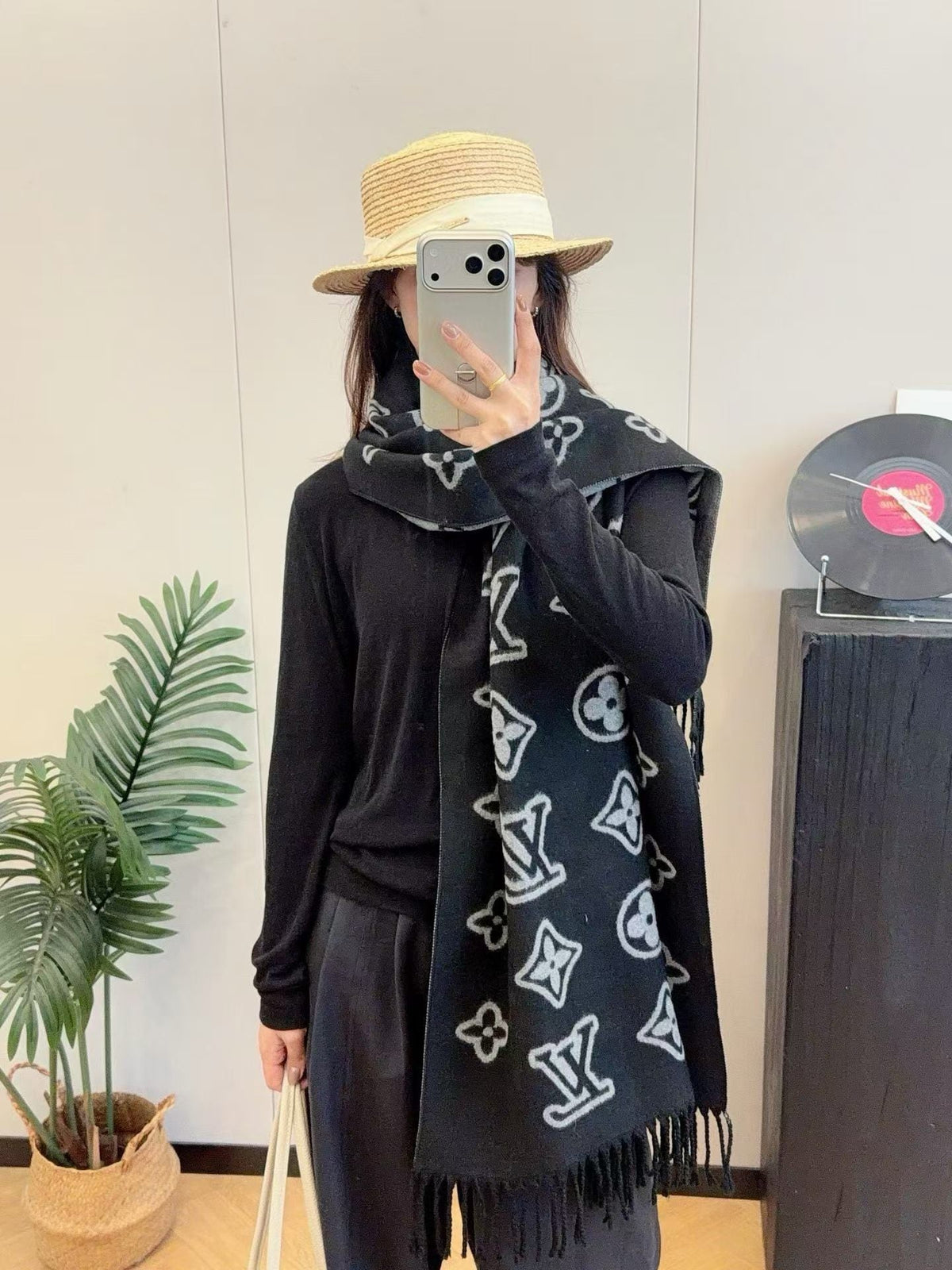 Worth the Hype – The Ultimate Winter Scarf-005 Lxucase