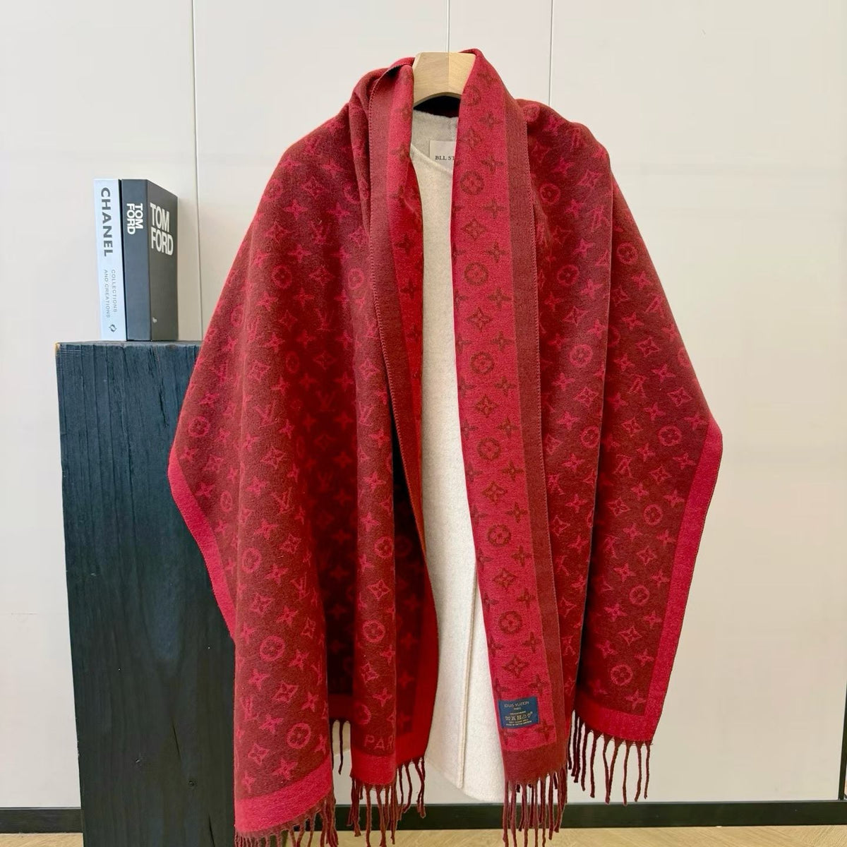 Worth the Hype – The Ultimate Winter Scarf-009 Lxucase