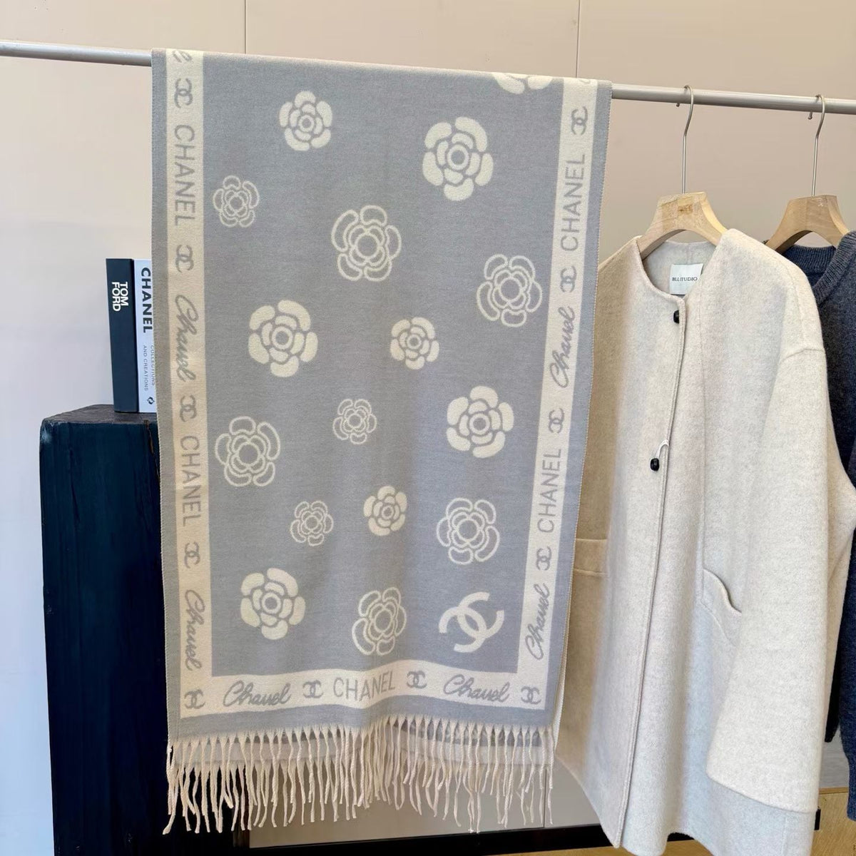 Worth the Hype – The Ultimate Winter Scarf-0010 Lxucase
