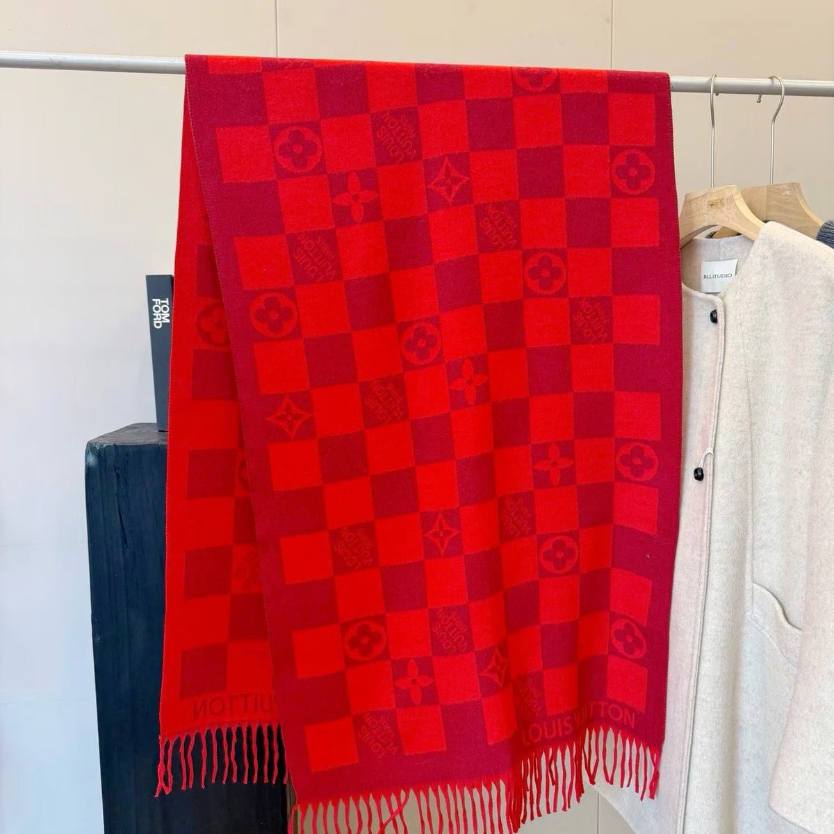Worth the Hype – The Ultimate Winter Scarf-0011 Lxucase