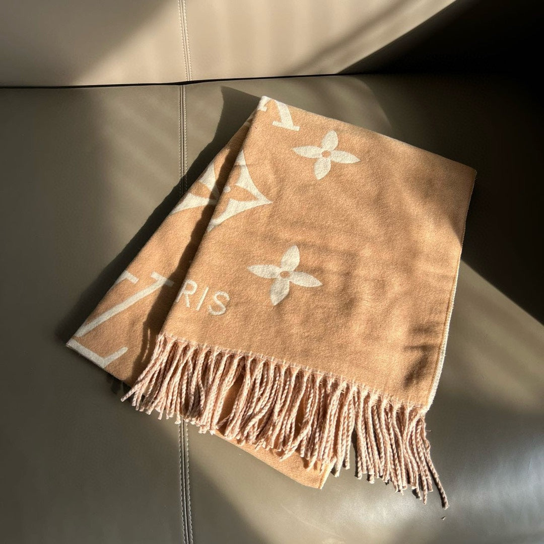 Worth the Hype – The Ultimate Winter Scarf-0014 Lxucase