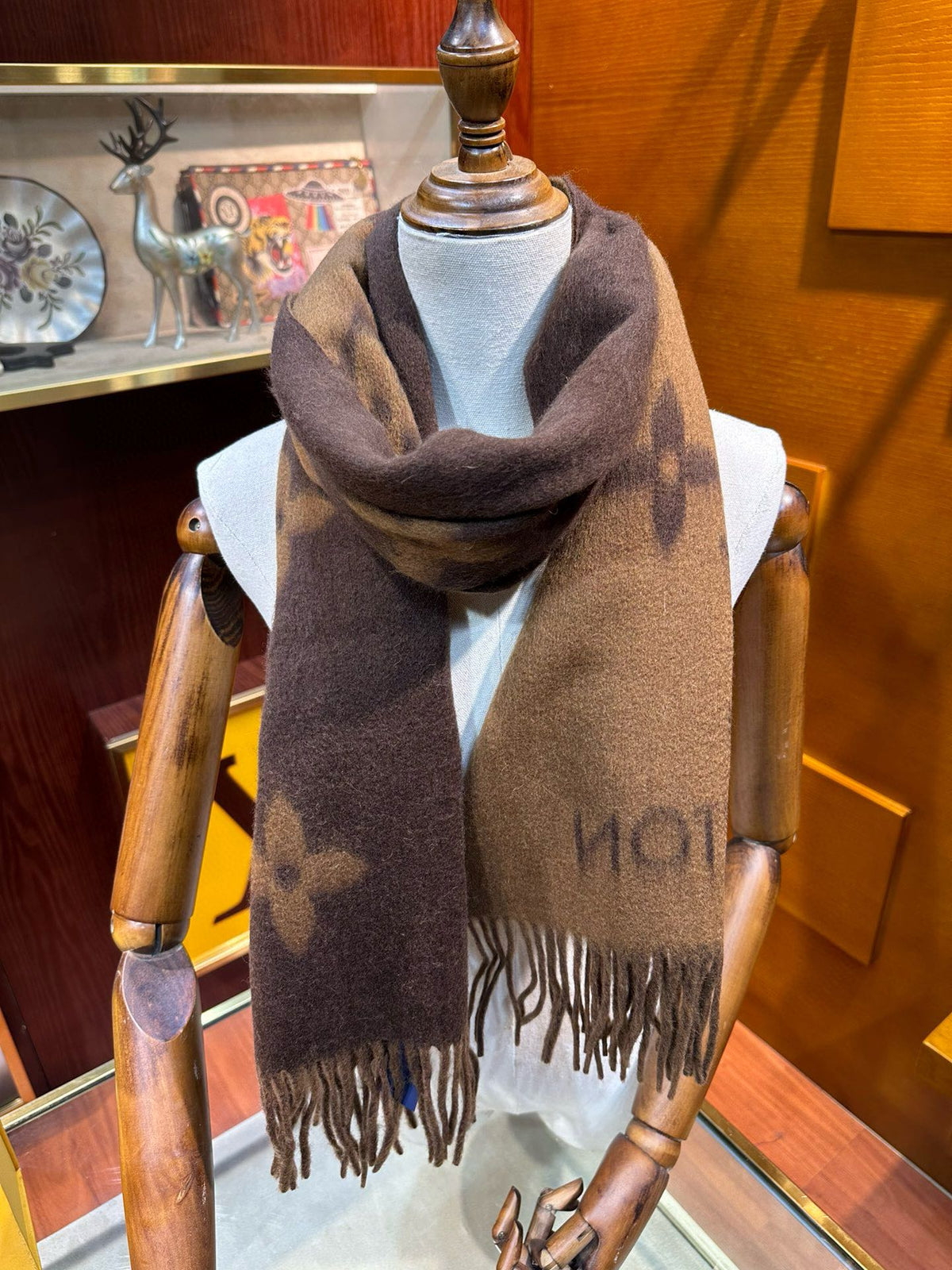 Worth the Hype – The Ultimate Winter Scarf-0015 Lxucase