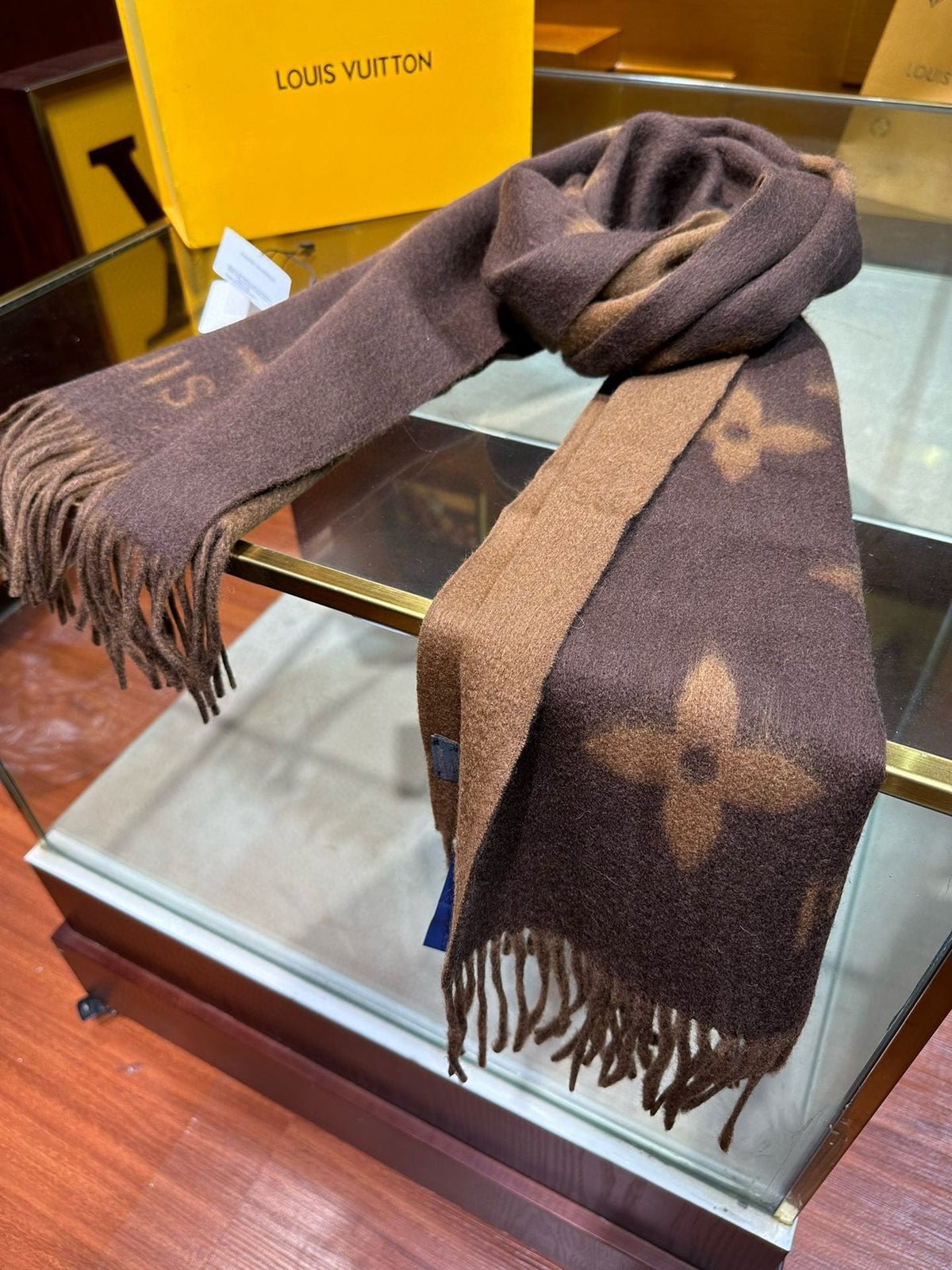 Worth the Hype – The Ultimate Winter Scarf-0015 Lxucase